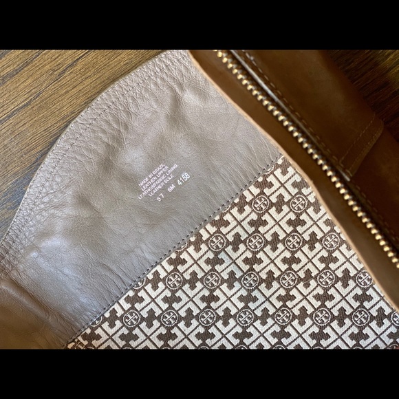 TORY BURCH Excellent Condition! - Picture 12 of 16